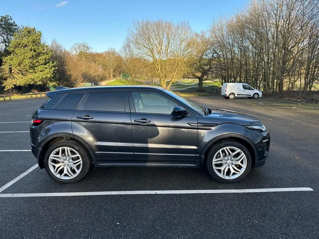 2017 Land Rover Range Rover Evoque HSE Dynamic photo 8