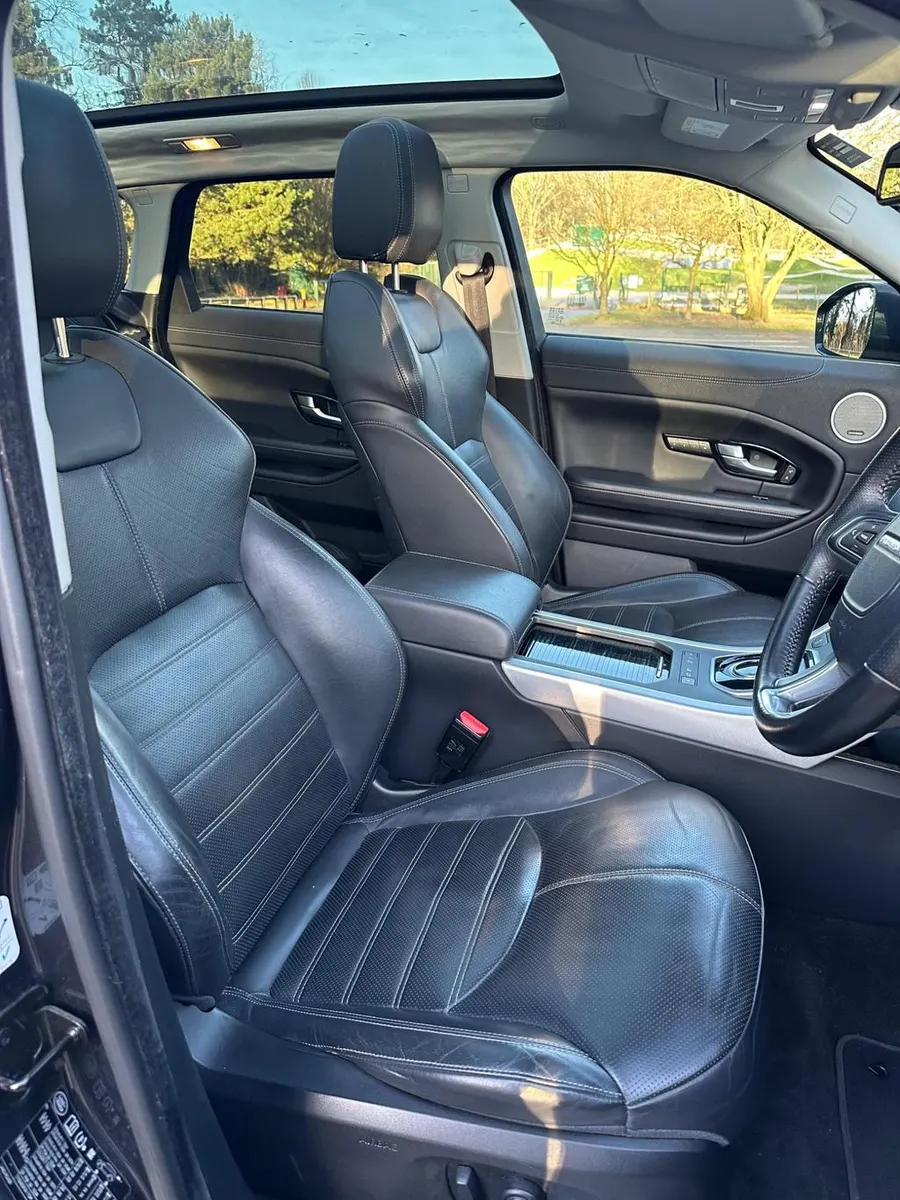 2017 Land Rover Range Rover Evoque HSE Dynamic photo 12