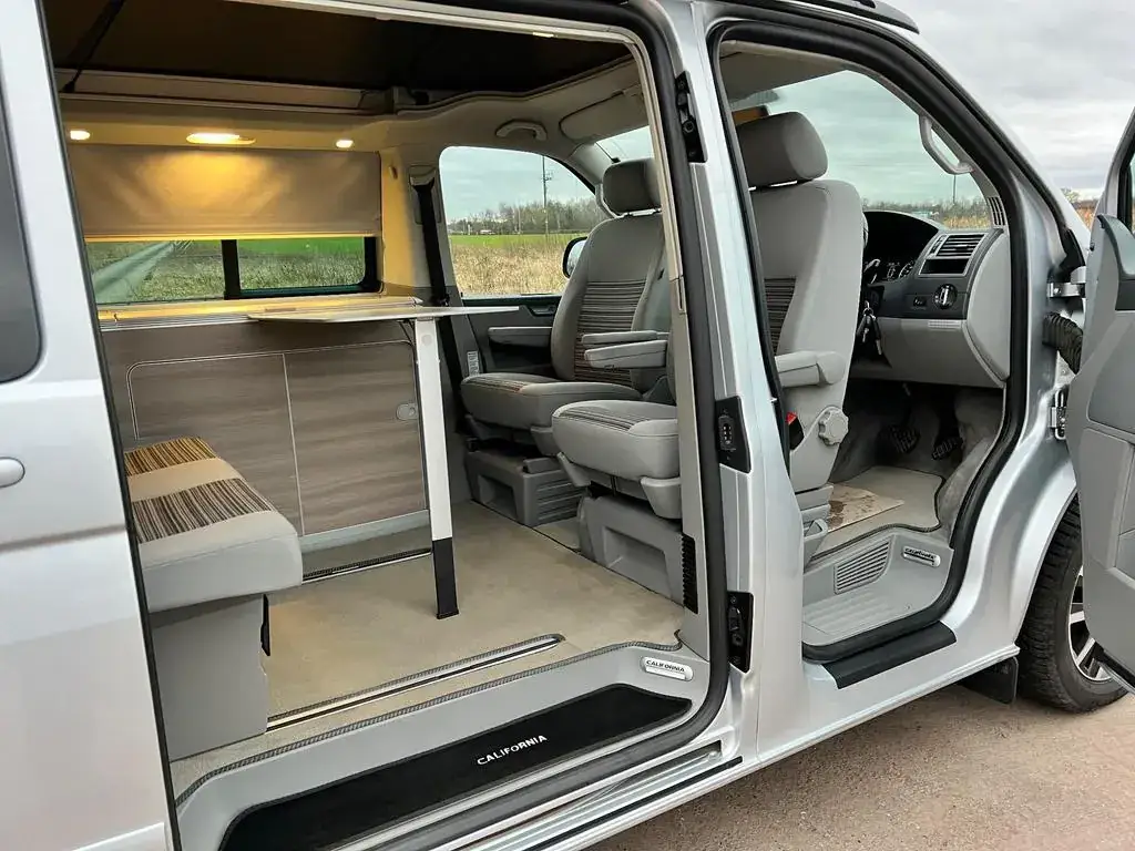 2013 Volkswagen California SE photo