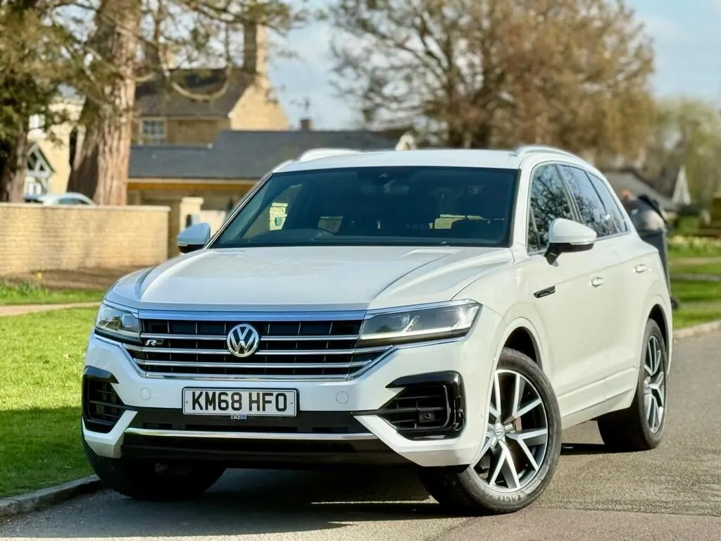 2018 Volkswagen Touareg R-Line 4Motion photo 6