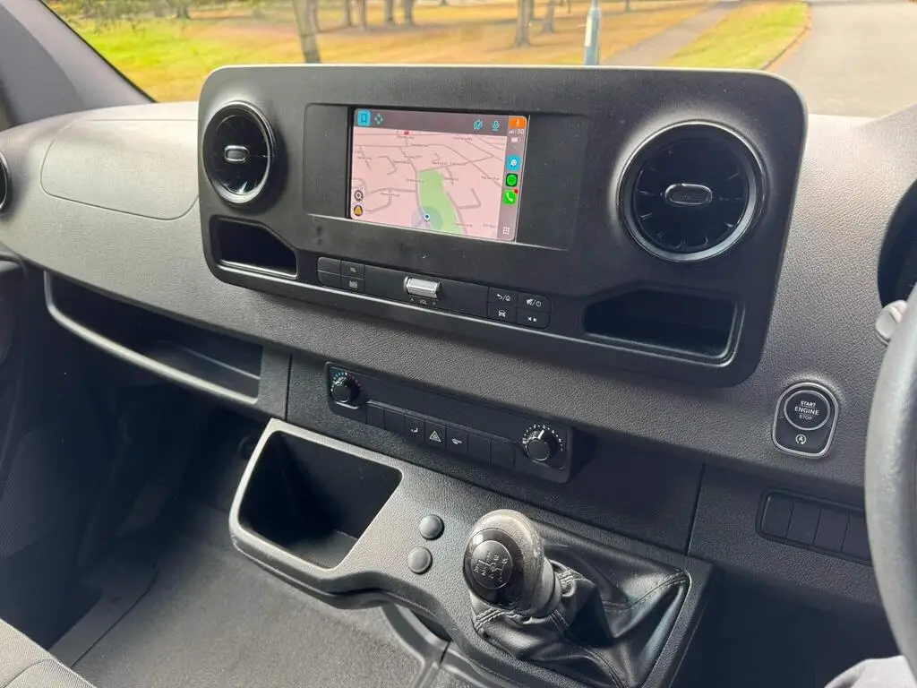 2021 Mercedes-Benz Sprinter 315 CDI Progressive Panel Van photo