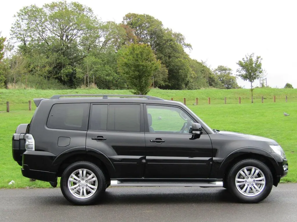 2016 Mitsubishi Shogun SG3 Auto 4WD photo 4