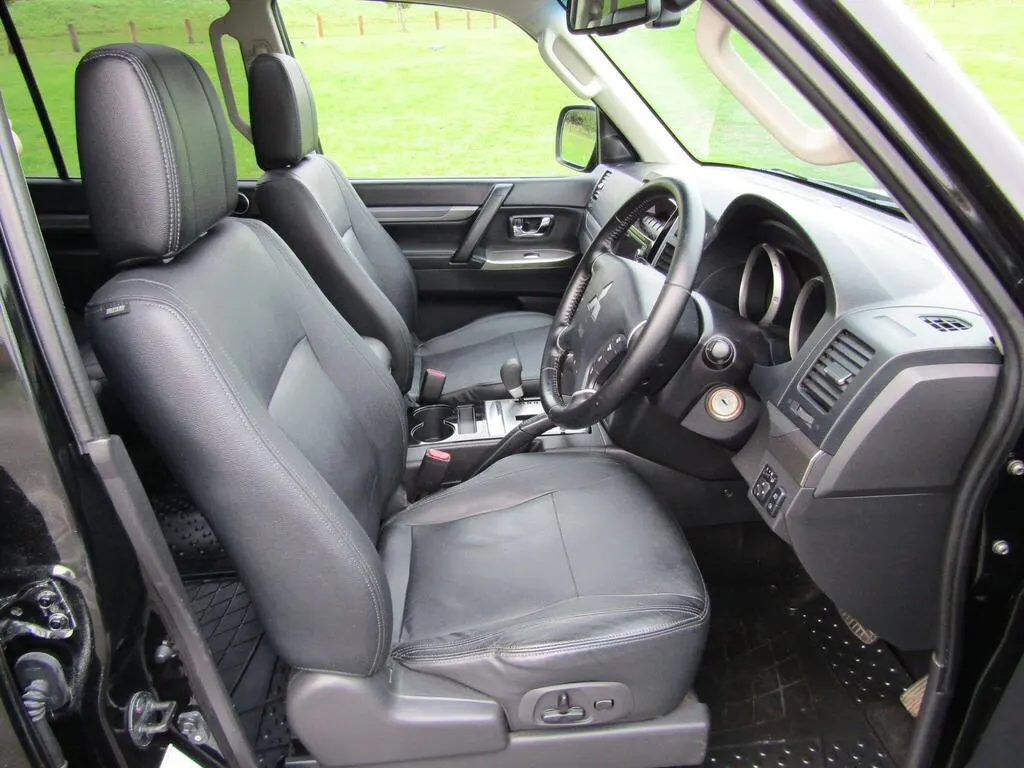 2016 Mitsubishi Shogun SG3 Auto 4WD photo 10