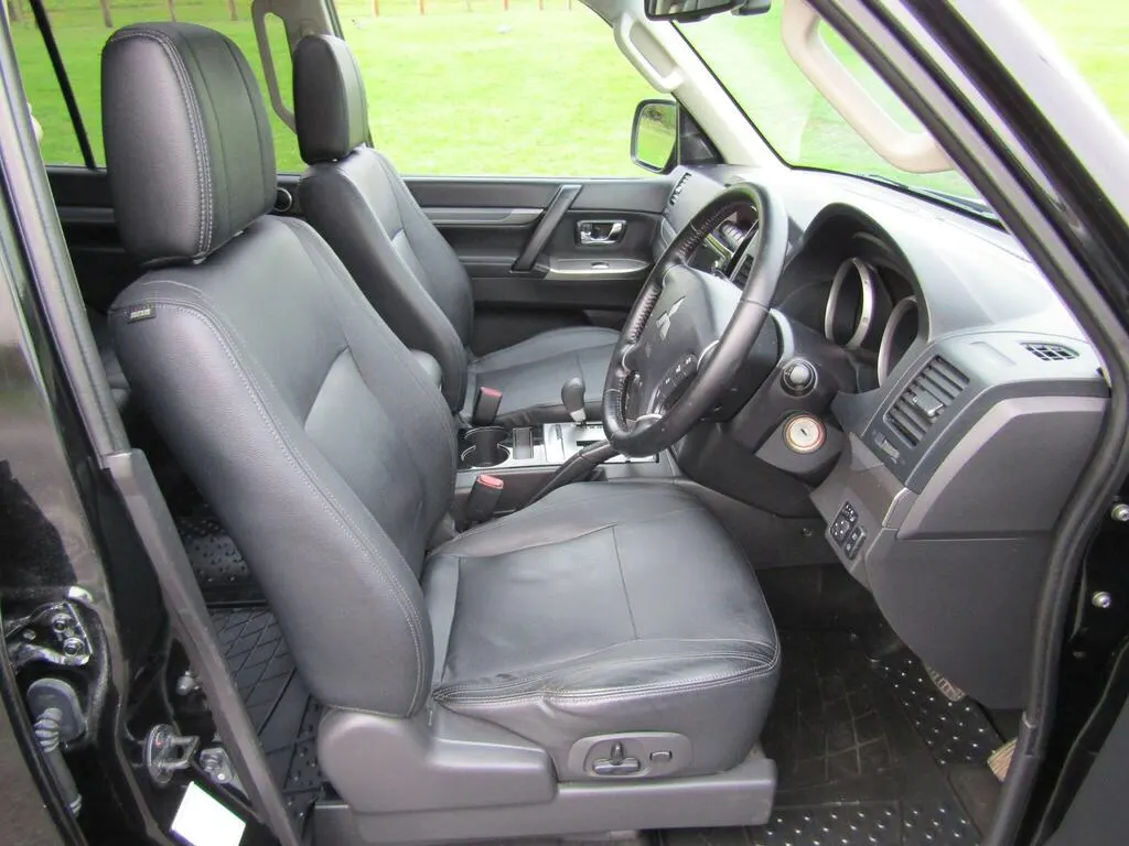 2016 Mitsubishi Shogun SG3 Auto 4WD photo 12