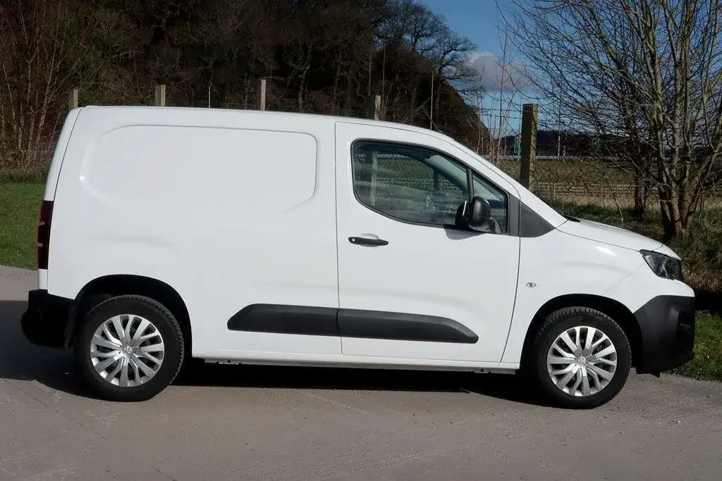 2021 Peugeot Partner 1.5 BlueHDi Professional Premium Panel Van photo