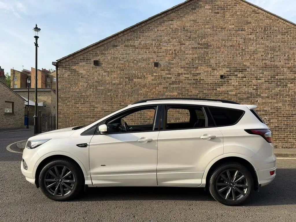 2017 Ford Kuga 2.0 TDCi ST-Line Powershift AWD Euro 6 (s/s) 5dr photo