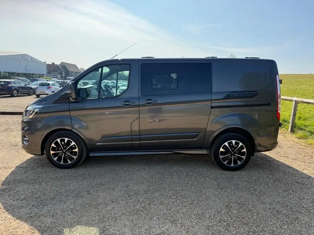 2019 Ford Transit Custom 2.0 320 EcoBlue Sport Crew Van Auto photo