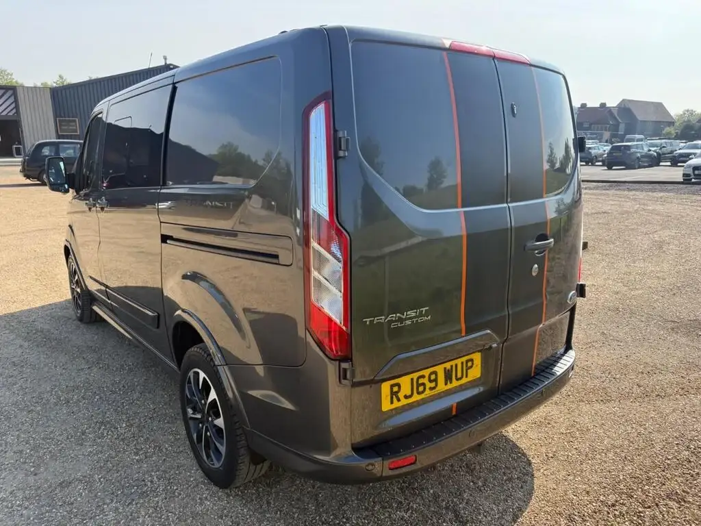 2019 Ford Transit Custom 2.0 320 EcoBlue Sport Crew Van Auto photo