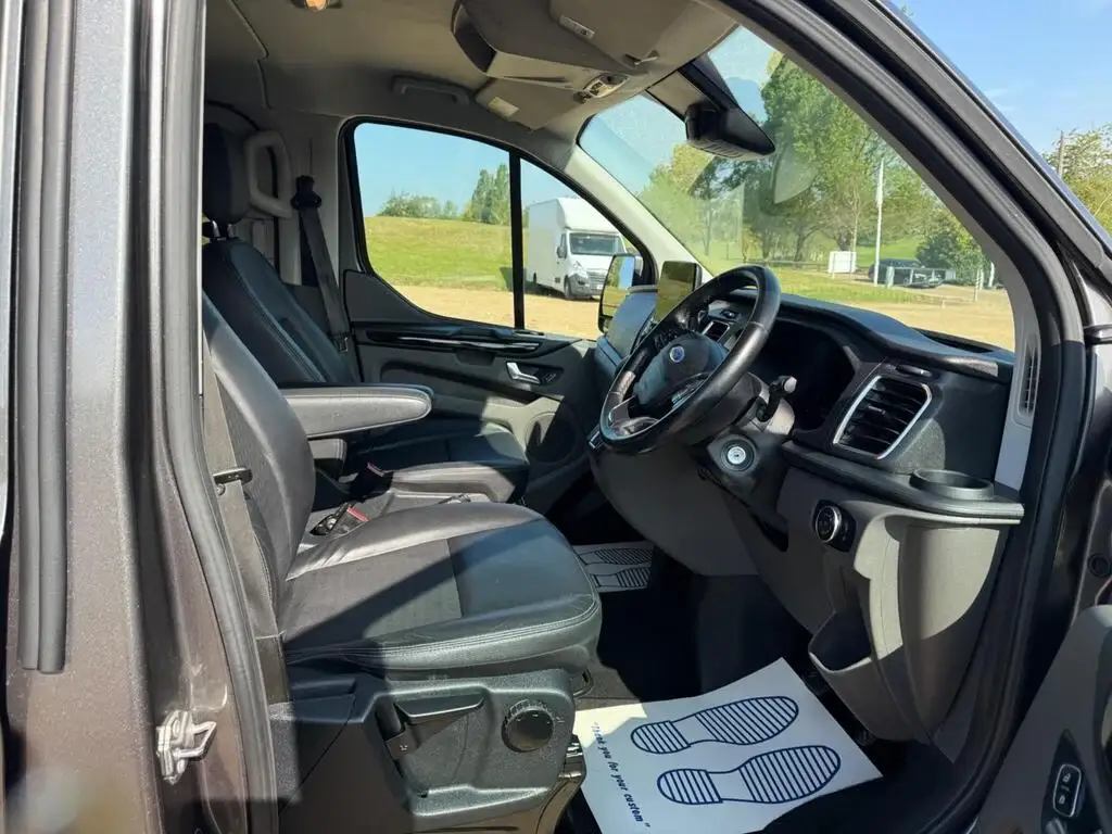 2019 Ford Transit Custom 2.0 320 EcoBlue Sport Crew Van Auto photo