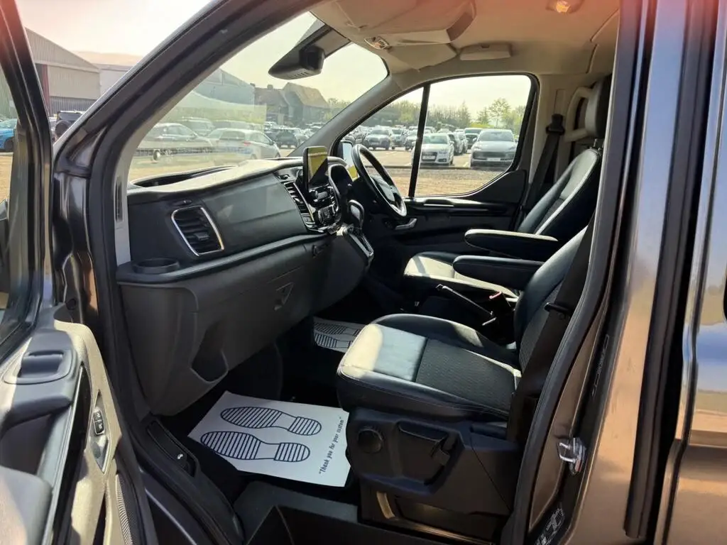 2019 Ford Transit Custom 2.0 320 EcoBlue Sport Crew Van Auto photo