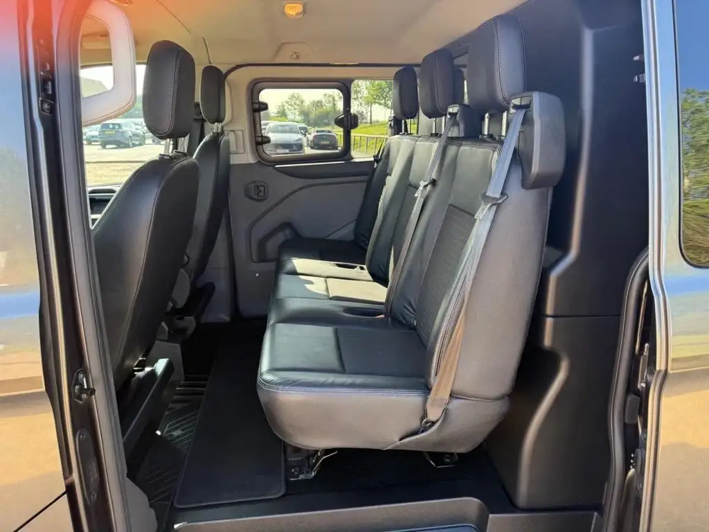 2019 Ford Transit Custom 2.0 320 EcoBlue Sport Crew Van Auto photo