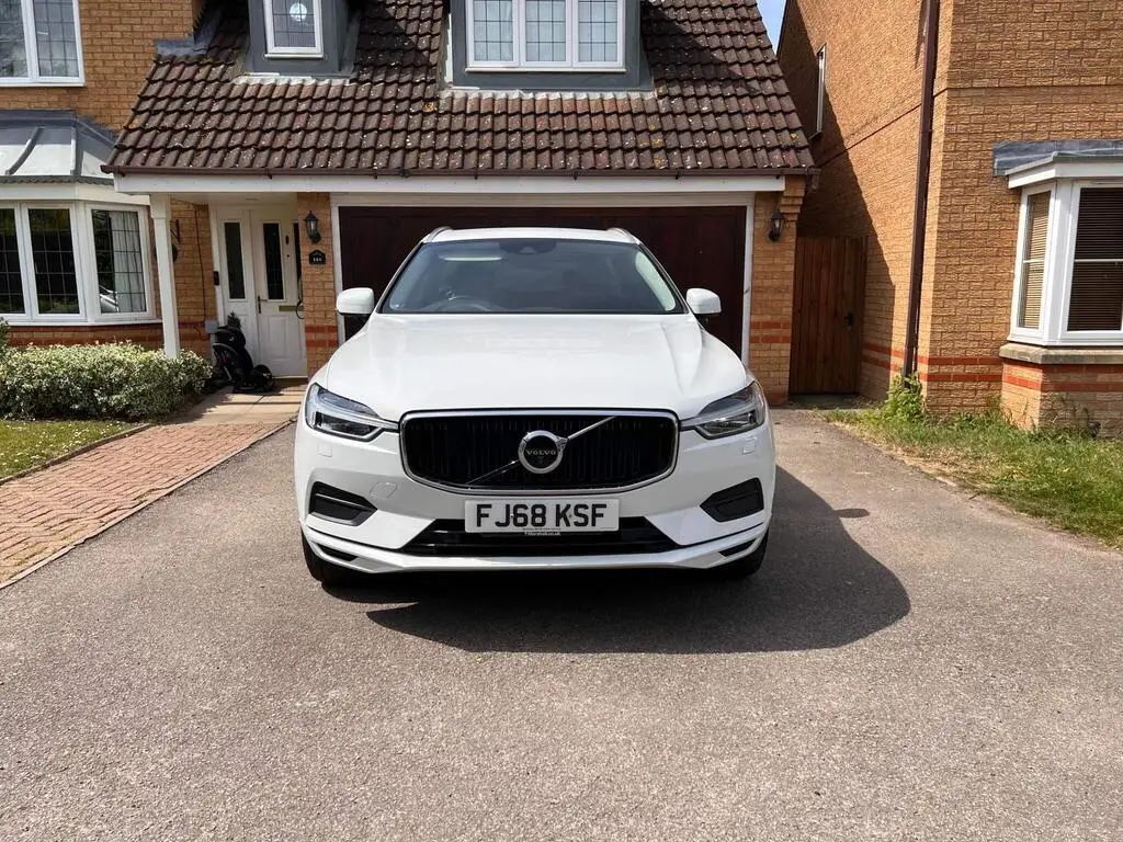 2018 Volvo XC60 2.0 D4 Momentum Auto AWD Euro 6 (s/s) 5dr photo