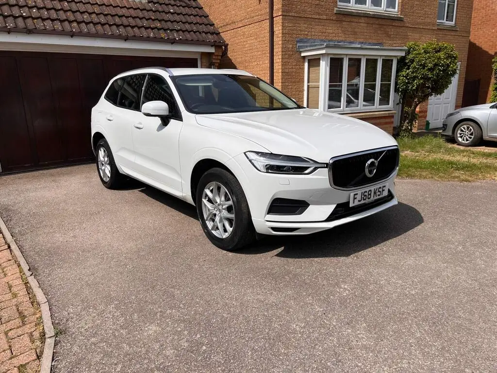 2018 Volvo XC60 2.0 D4 Momentum Auto AWD Euro 6 (s/s) 5dr photo