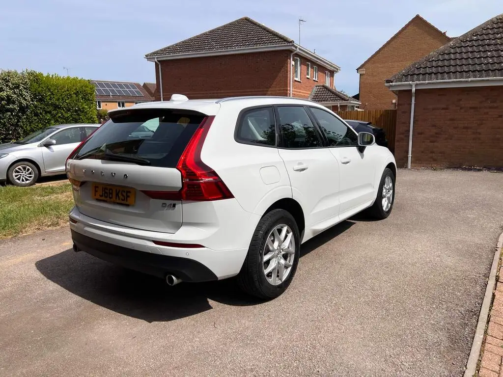 2018 Volvo XC60 2.0 D4 Momentum Auto AWD Euro 6 (s/s) 5dr photo