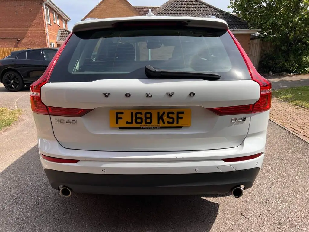 2018 Volvo XC60 2.0 D4 Momentum Auto AWD Euro 6 (s/s) 5dr photo