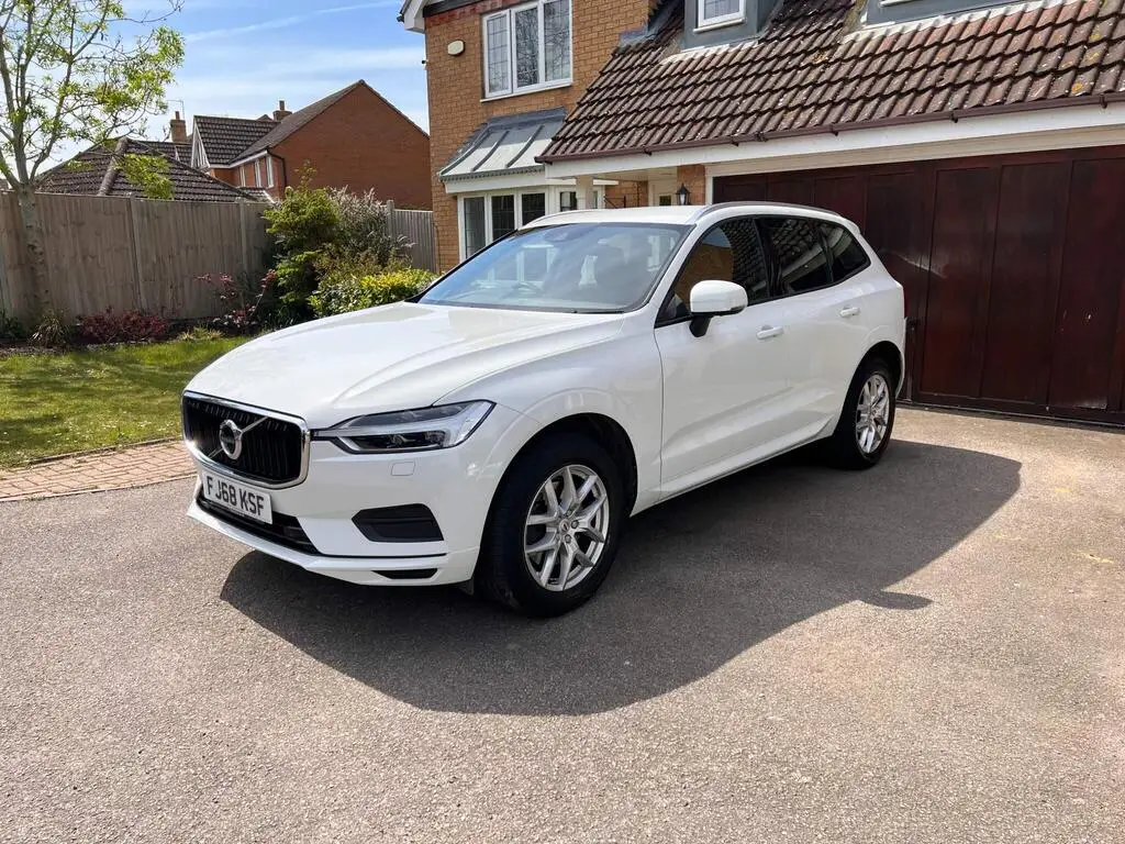 2018 Volvo XC60 2.0 D4 Momentum Auto AWD Euro 6 (s/s) 5dr photo