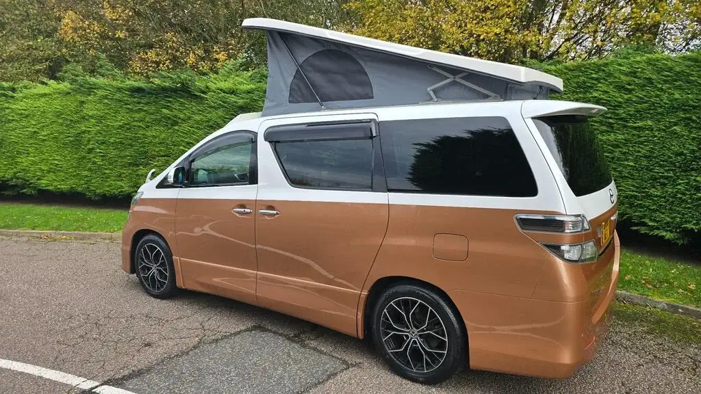 2008 Toyota Vellfire 2.4 Automatic Campervan photo