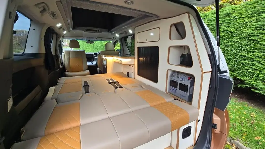 2008 Toyota Vellfire 2.4 Automatic Campervan photo