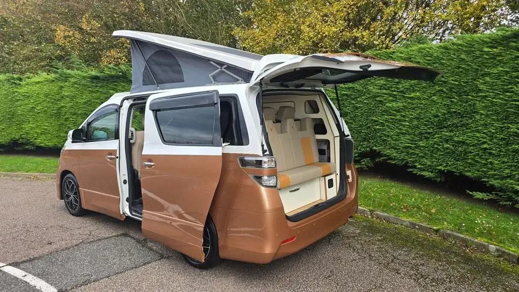 2008 Toyota Vellfire 2.4 Automatic Campervan photo