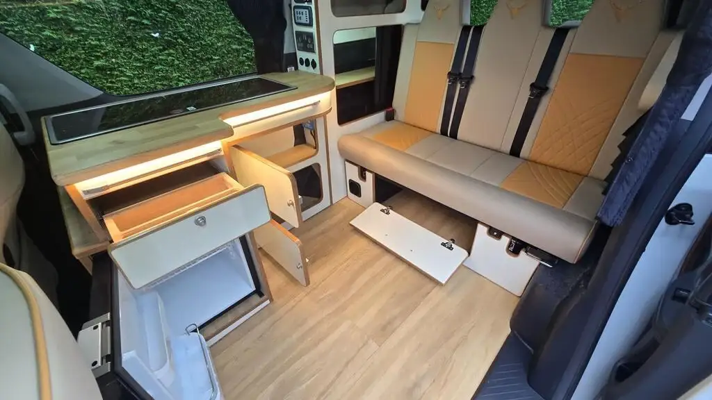 2008 Toyota Vellfire 2.4 Automatic Campervan photo