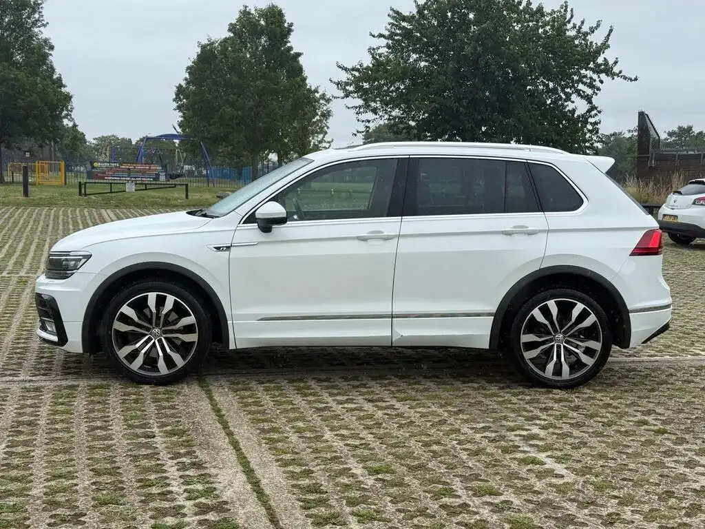 2016 Volkswagen Tiguan 2.0 TDI R-Line DSG 4Motion photo