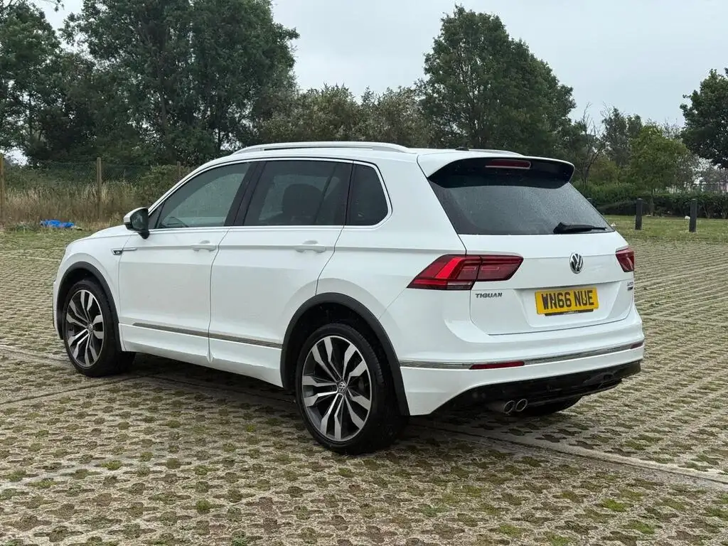 2016 Volkswagen Tiguan 2.0 TDI R-Line DSG 4Motion photo