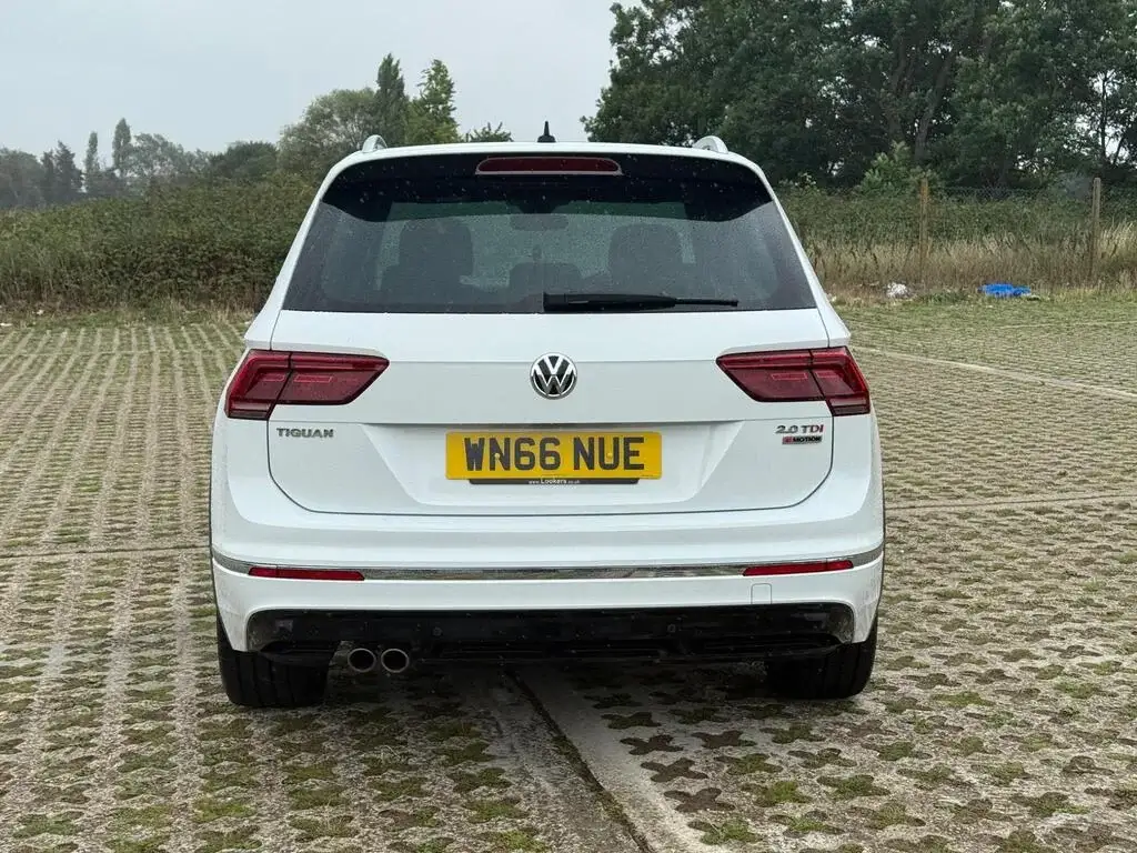 2016 Volkswagen Tiguan 2.0 TDI R-Line DSG 4Motion photo