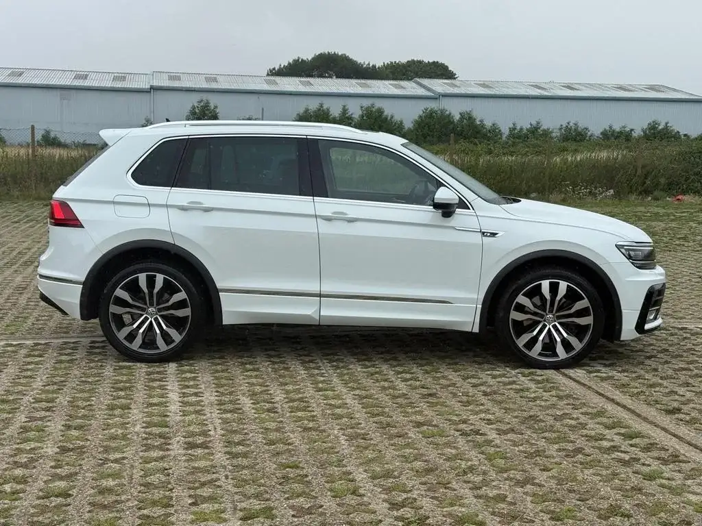 2016 Volkswagen Tiguan 2.0 TDI R-Line DSG 4Motion photo
