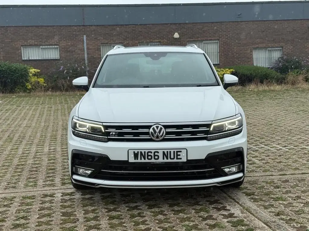 2016 Volkswagen Tiguan 2.0 TDI R-Line DSG 4Motion photo