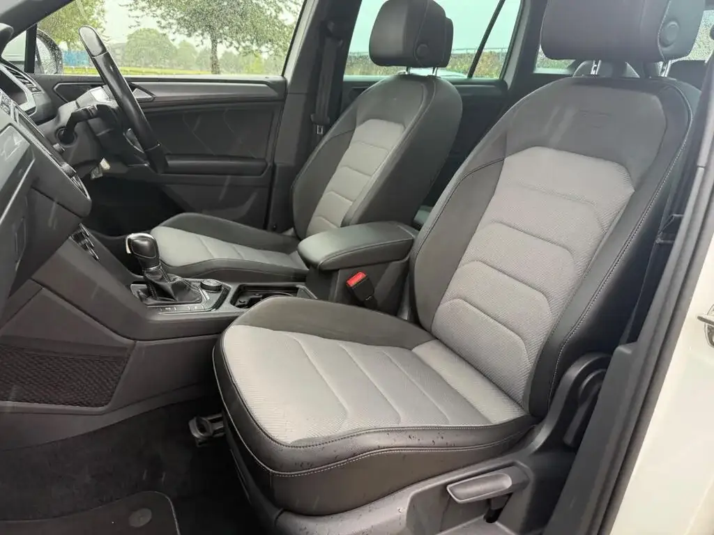 2016 Volkswagen Tiguan 2.0 TDI R-Line DSG 4Motion photo