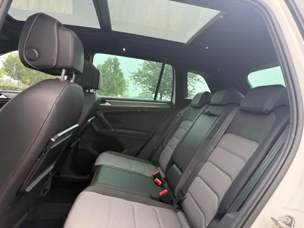 2016 Volkswagen Tiguan 2.0 TDI R-Line DSG 4Motion photo