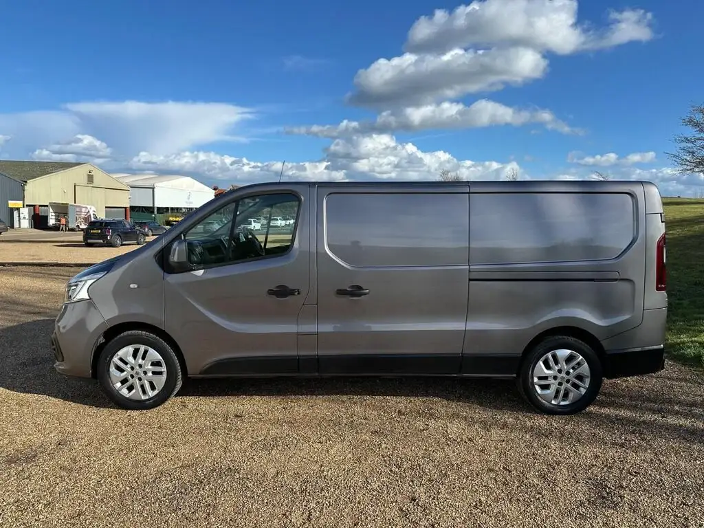 2020 Renault Trafic 2.0 dCi ENERGY 30 Sport EDC LWB photo